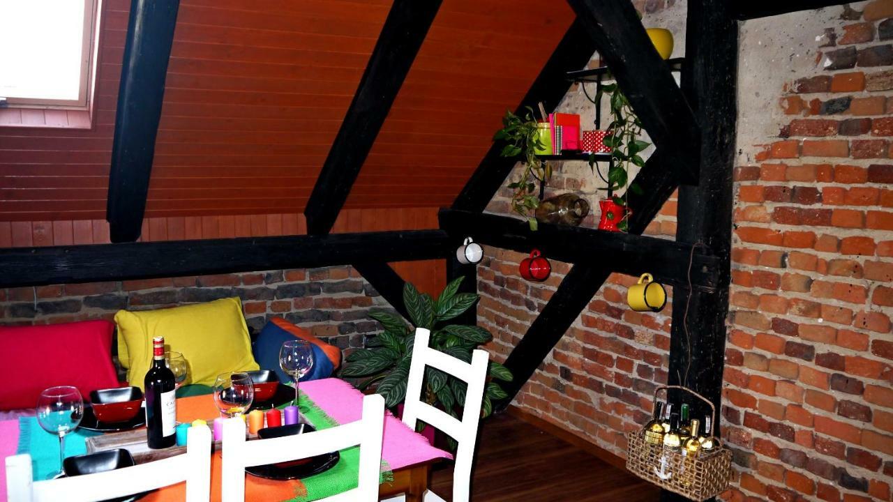 Old Attic House Apartamento Polakowice Exterior foto