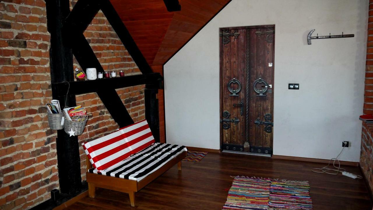 Old Attic House Apartamento Polakowice Exterior foto